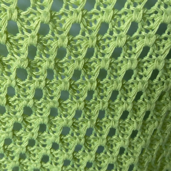 Beautiful neon green sweater - Picture 7 of 7